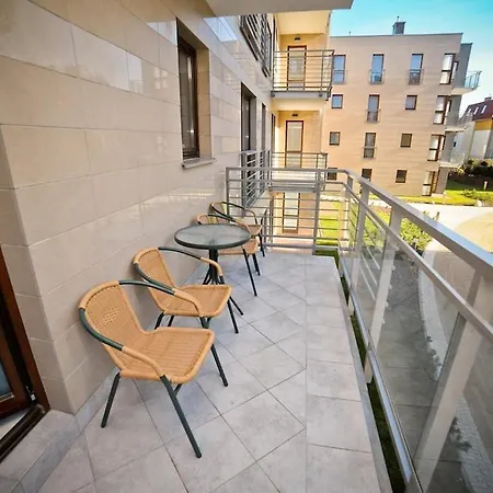 Roseville Apartment