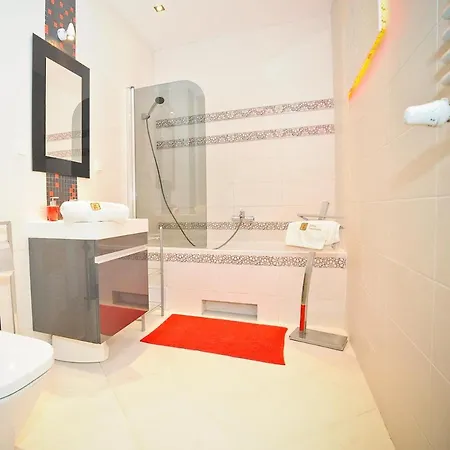 Roseville Apartment